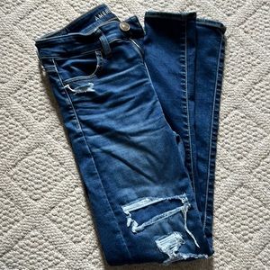 American Eagle distressed Jeggings size 4